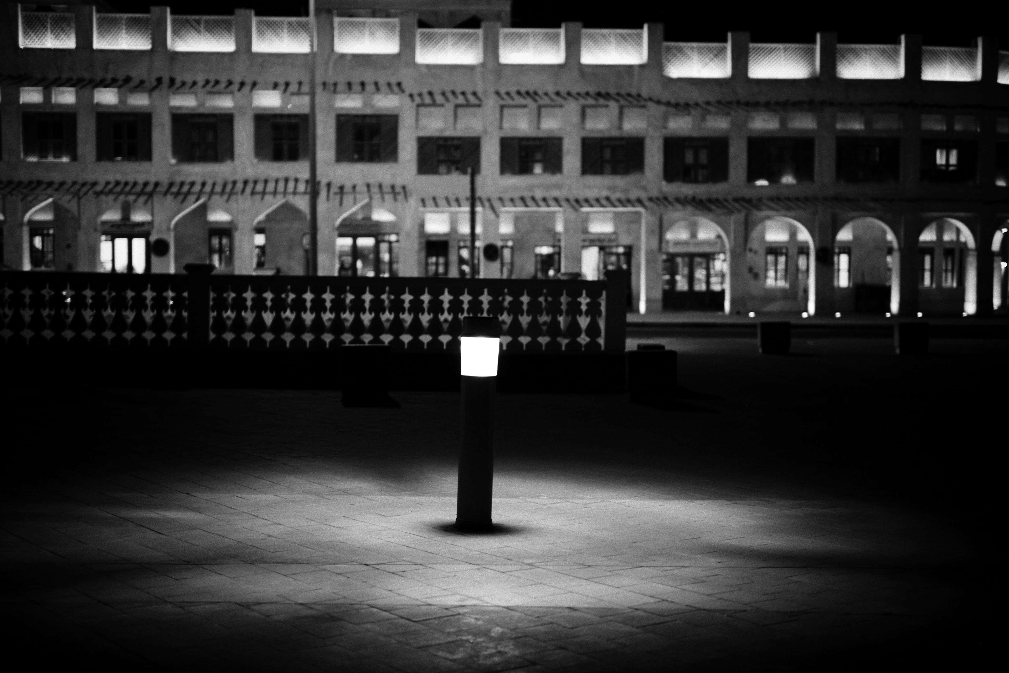 Hotel Park Hyatt Dauhá Exteriér fotografie A lamp post in Al-Shaab