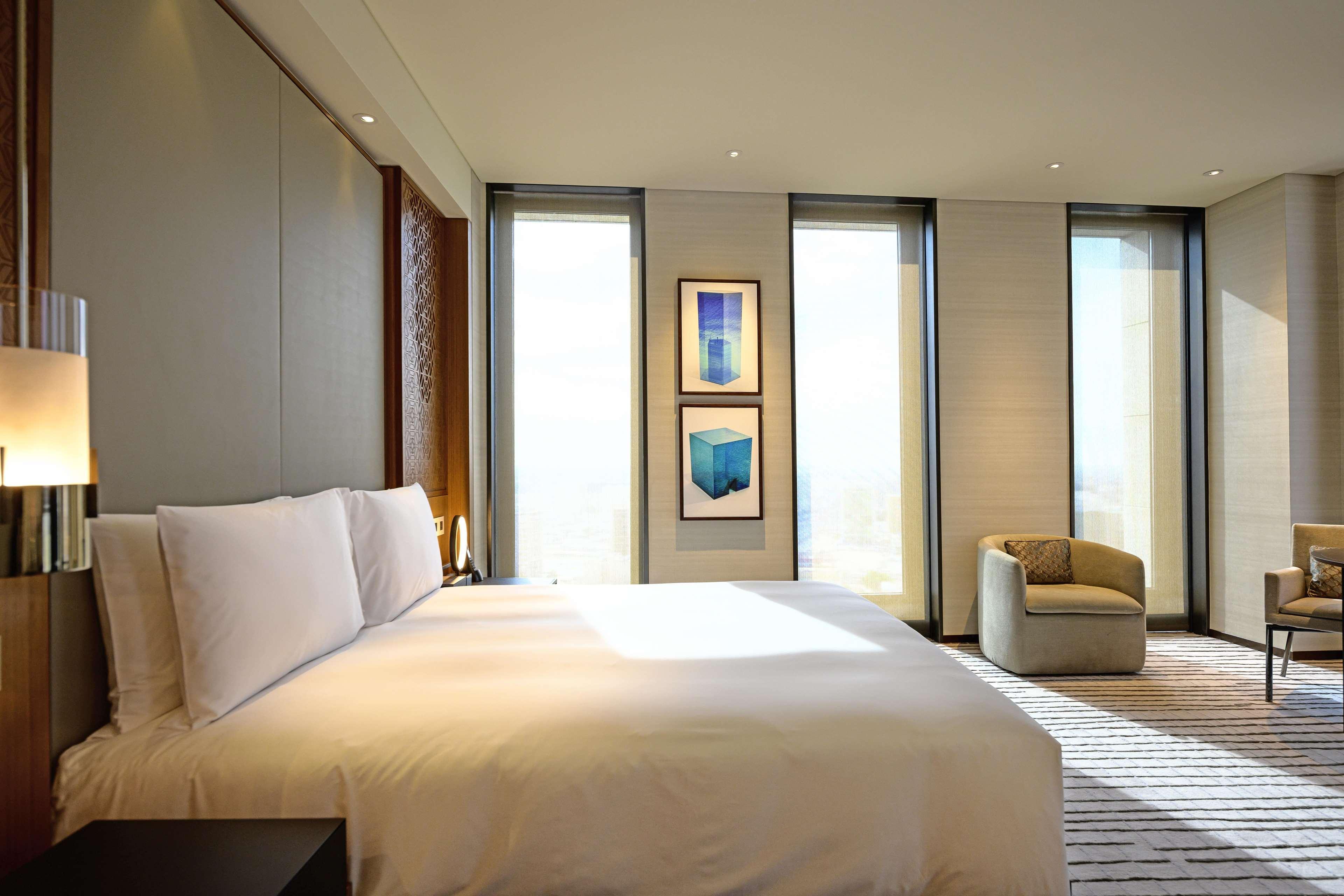 Hotel Park Hyatt Dauhá Exteriér fotografie A bedroom at the hotel
